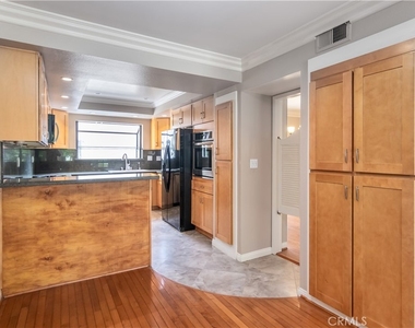21820 Marylee Street - Photo Thumbnail 12