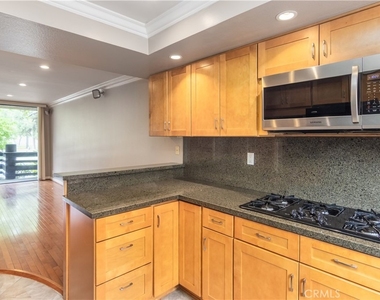 21820 Marylee Street - Photo Thumbnail 15