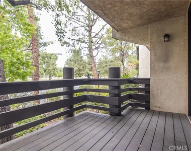 21820 Marylee Street - Photo Thumbnail 10