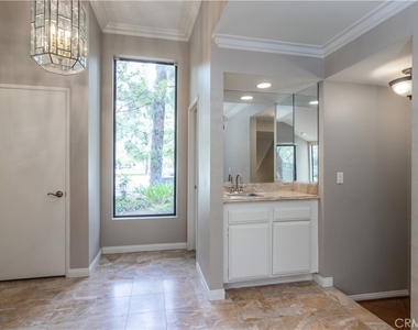21820 Marylee Street - Photo Thumbnail 6