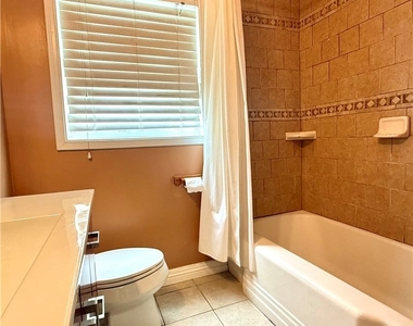 6517 White Oak Ave - Photo Thumbnail 11