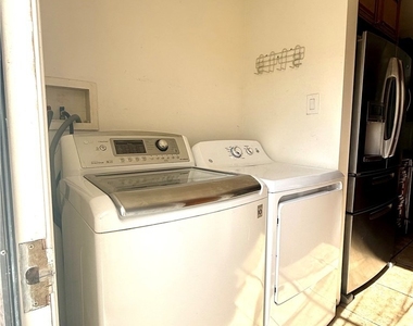 6517 White Oak Ave - Photo Thumbnail 13