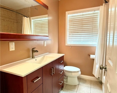 6517 White Oak Ave - Photo Thumbnail 10