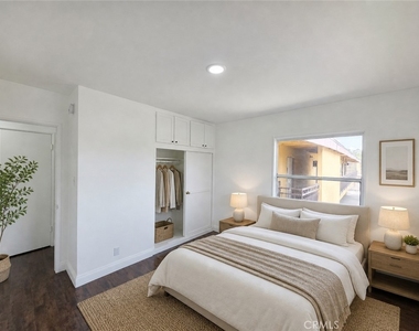8706 Parthenia Place - Photo Thumbnail 3