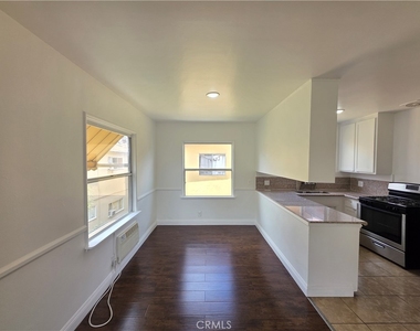8706 Parthenia Place - Photo Thumbnail 8