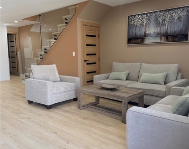 8242 Morse Ave - Photo Thumbnail 1