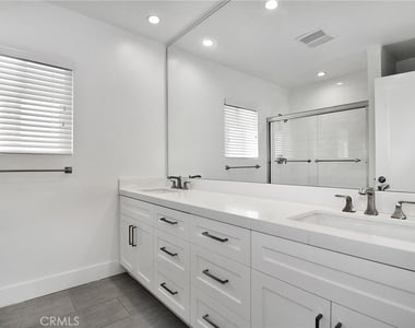 22446 Berdon Street - Photo Thumbnail 12
