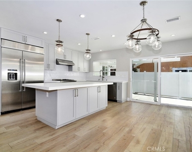 22446 Berdon Street - Photo Thumbnail 3