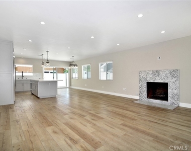 22446 Berdon Street - Photo Thumbnail 2