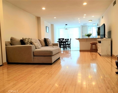 10747 Wilshire Boulevard - Photo Thumbnail 10