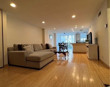 10747 Wilshire Boulevard - Photo Thumbnail 6