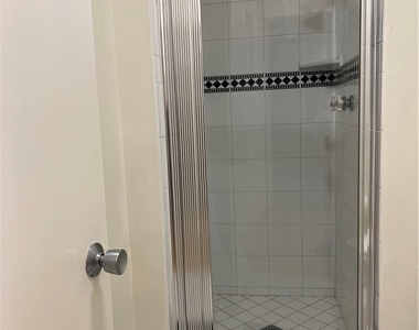 10747 Wilshire Boulevard - Photo Thumbnail 21