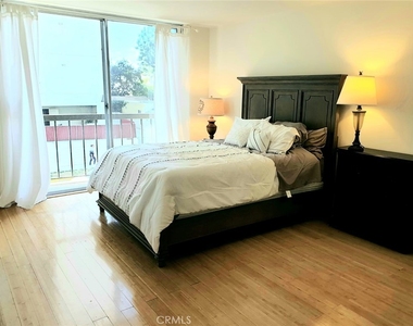 10747 Wilshire Boulevard - Photo Thumbnail 17