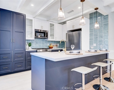 216 Monterey - Photo Thumbnail 7