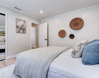 216 Monterey - Photo Thumbnail 18