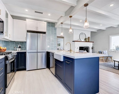 216 Monterey - Photo Thumbnail 4