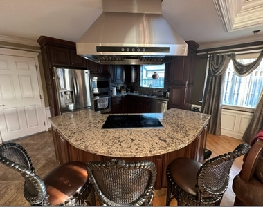 48 Jeanette Way - Photo Thumbnail 2