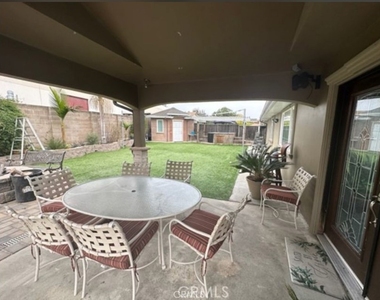 48 Jeanette Way - Photo Thumbnail 12