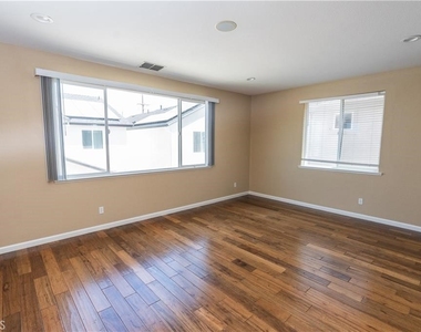 118 Montage Drive - Photo Thumbnail 5