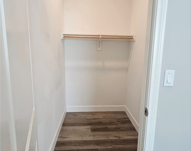 1536 E 87th - Photo Thumbnail 8