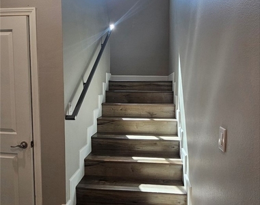 1536 E 87th - Photo Thumbnail 9