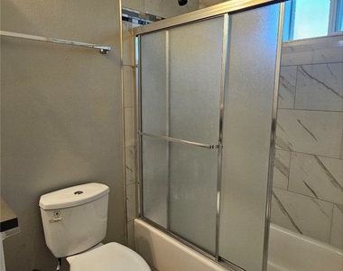1536 E 87th - Photo Thumbnail 5