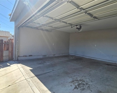 1536 E 87th - Photo Thumbnail 20