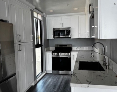 6117 E Seaside - Photo Thumbnail 8