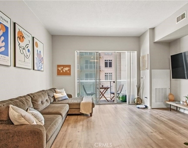 488 E Ocean Boulevard - Photo Thumbnail 3