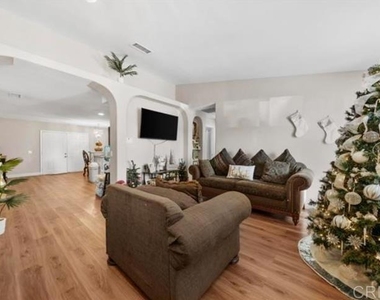 154 E 11th Street - Photo Thumbnail 1
