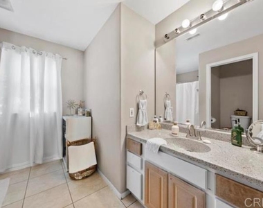 154 E 11th Street - Photo Thumbnail 9