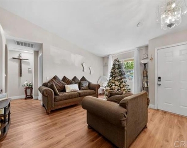 154 E 11th Street - Photo Thumbnail 2