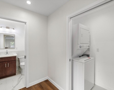624 Silver Lake Boulevard - Photo Thumbnail 12