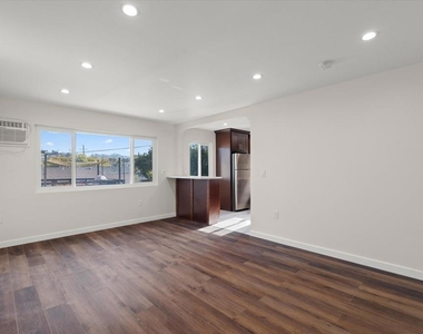 624 Silver Lake Boulevard - Photo Thumbnail 1
