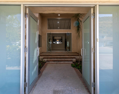 1212 Arno Drive - Photo Thumbnail 2