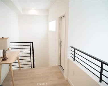 1187 Crenshaw Boulevard - Photo Thumbnail 19