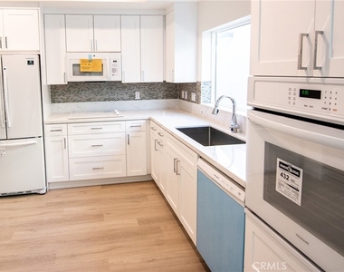 1187 Crenshaw Boulevard - Photo Thumbnail 5