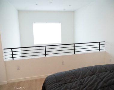 1187 Crenshaw Boulevard - Photo Thumbnail 15
