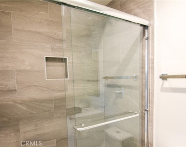 1187 Crenshaw Boulevard - Photo Thumbnail 11