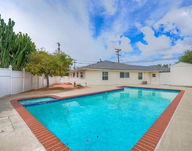 2511 Meadow Lark Dr. - Photo Thumbnail 8