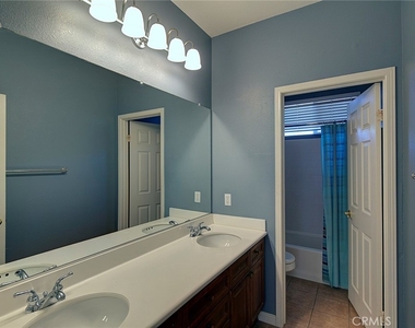 4520 Garden City Lane - Photo Thumbnail 25