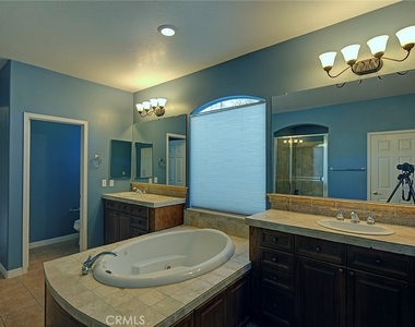 4520 Garden City Lane - Photo Thumbnail 19