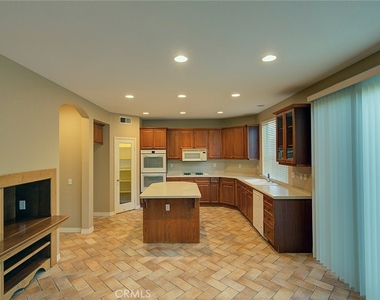 4520 Garden City Lane - Photo Thumbnail 8