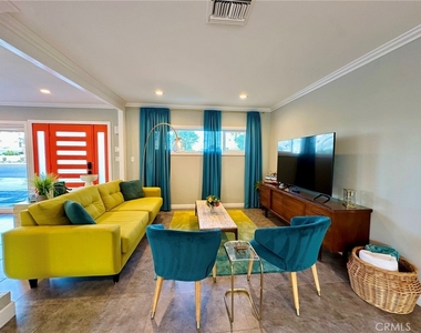 1331 S Sunrise Way - Photo Thumbnail 2