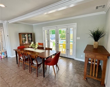 1331 S Sunrise Way - Photo Thumbnail 7