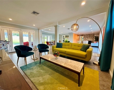 1331 S Sunrise Way - Photo Thumbnail 3