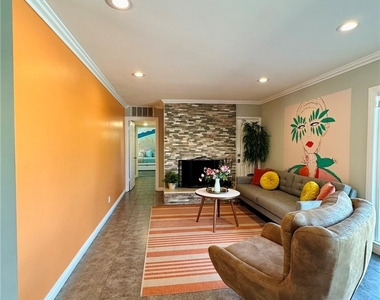 1331 S Sunrise Way - Photo Thumbnail 6