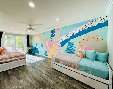1331 S Sunrise Way - Photo Thumbnail 17