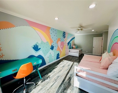 1331 S Sunrise Way - Photo Thumbnail 18