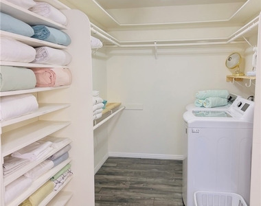 1331 S Sunrise Way - Photo Thumbnail 22